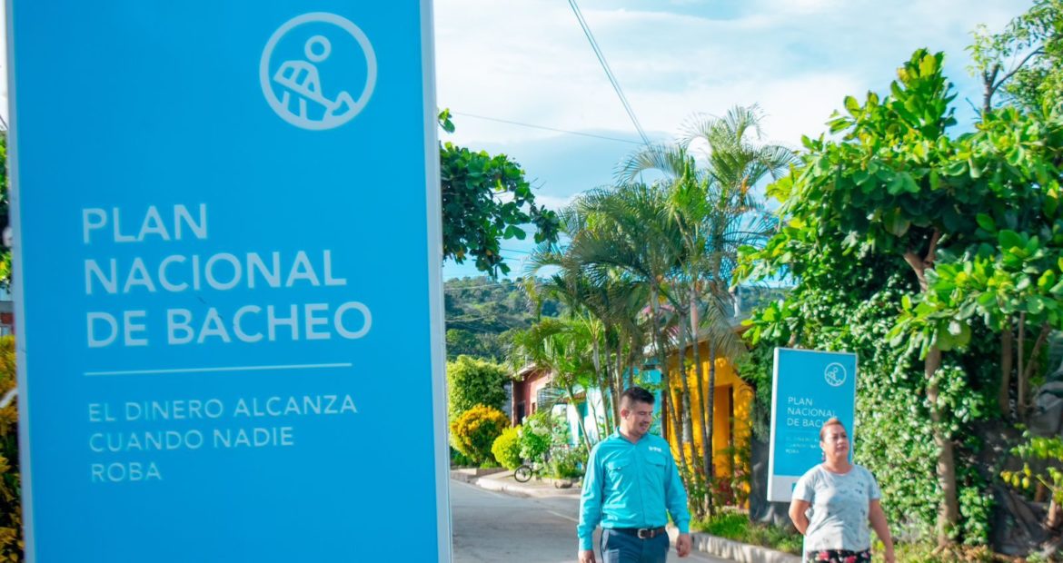 La Dirección de Obras Municipales inicia plan de bacheo en Olocuilta