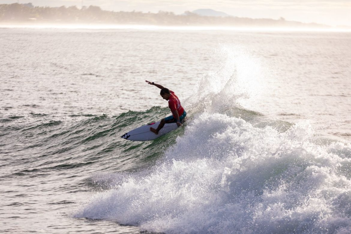 Torneo de surf en El Salvador rompe récord en registro de participantes
