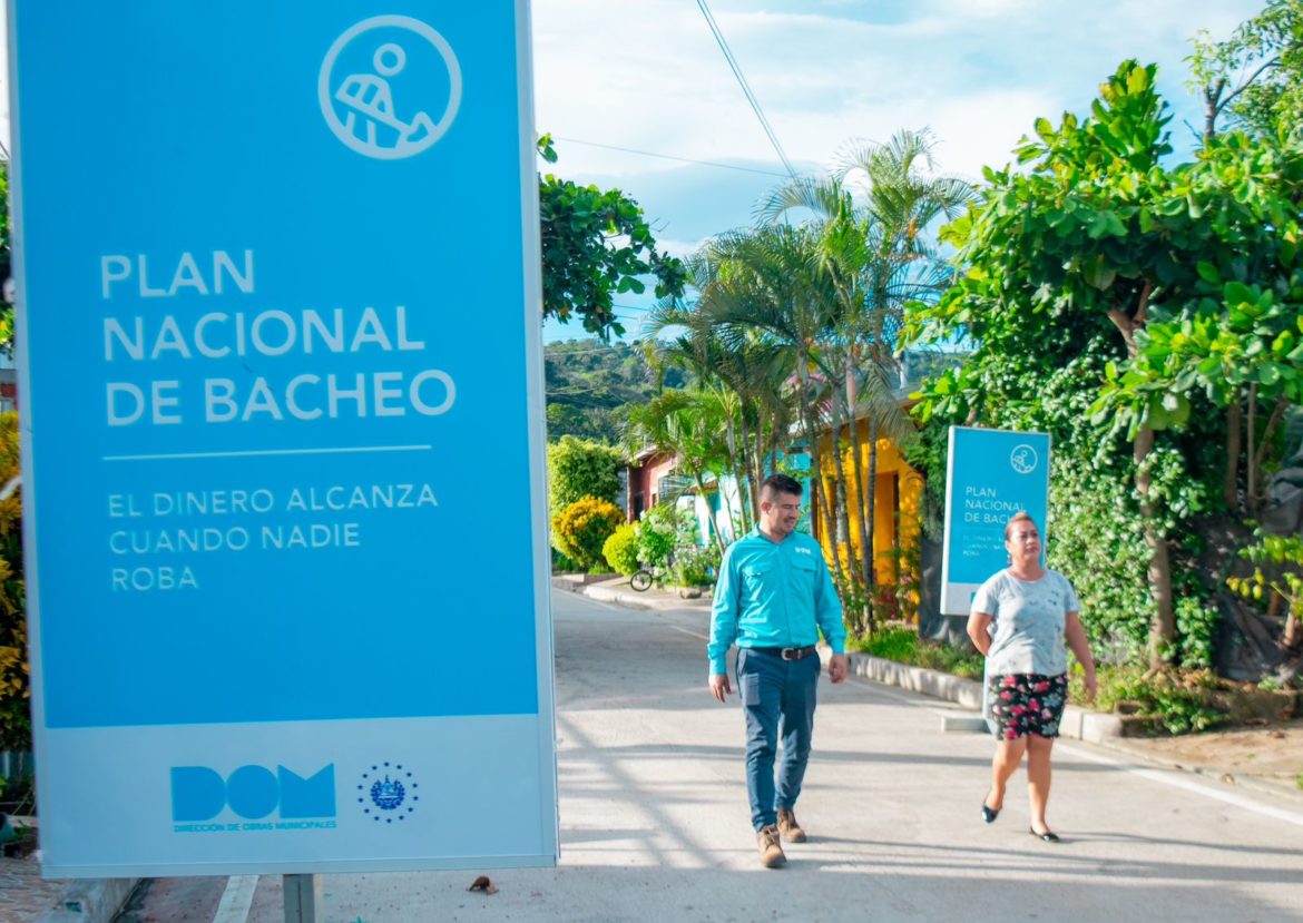 DOM entrega moderna red vial en El Porvenir