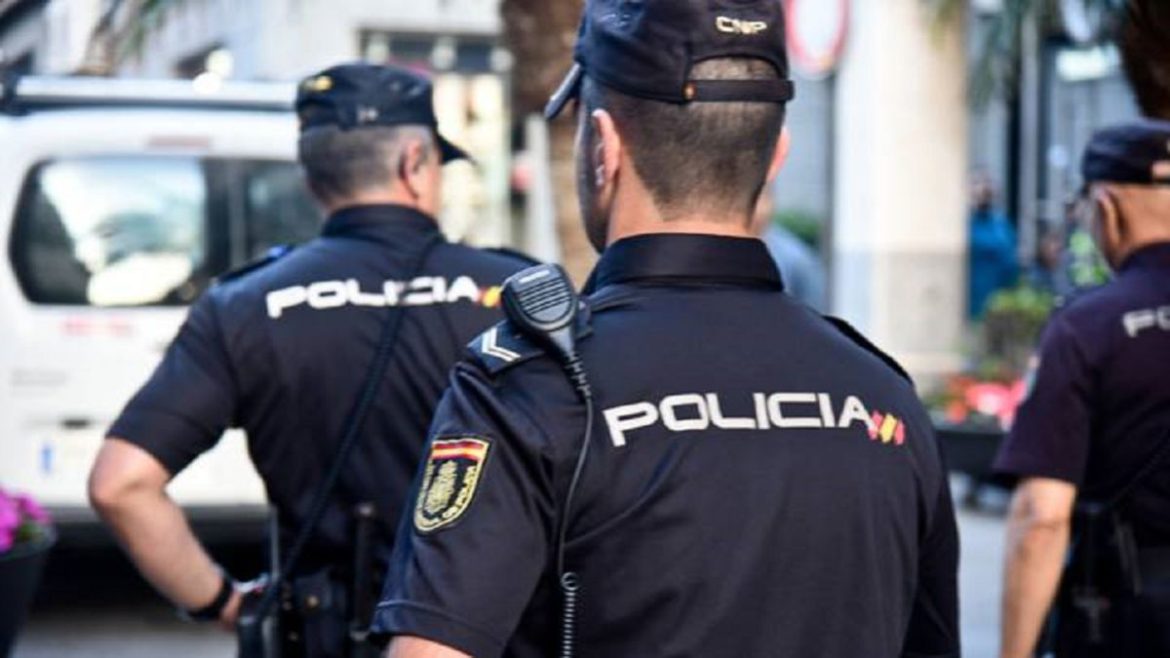 Policía española detiene a 121 personas en operación contra pornografía infantil