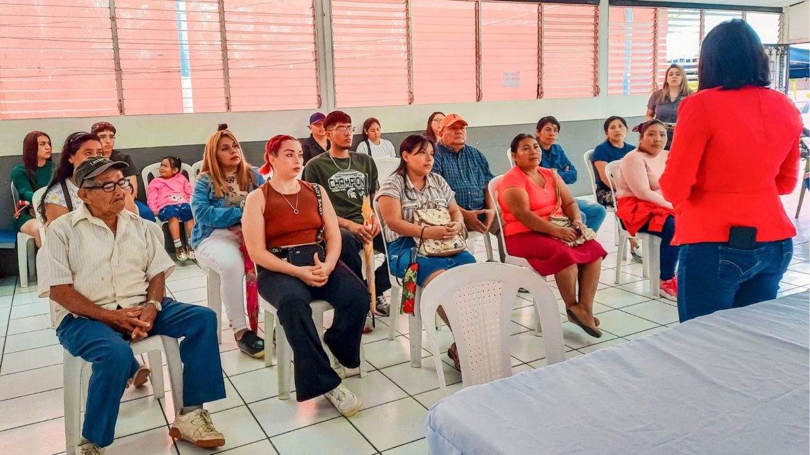 Otorgan lotes a 20 familias de Ilopango