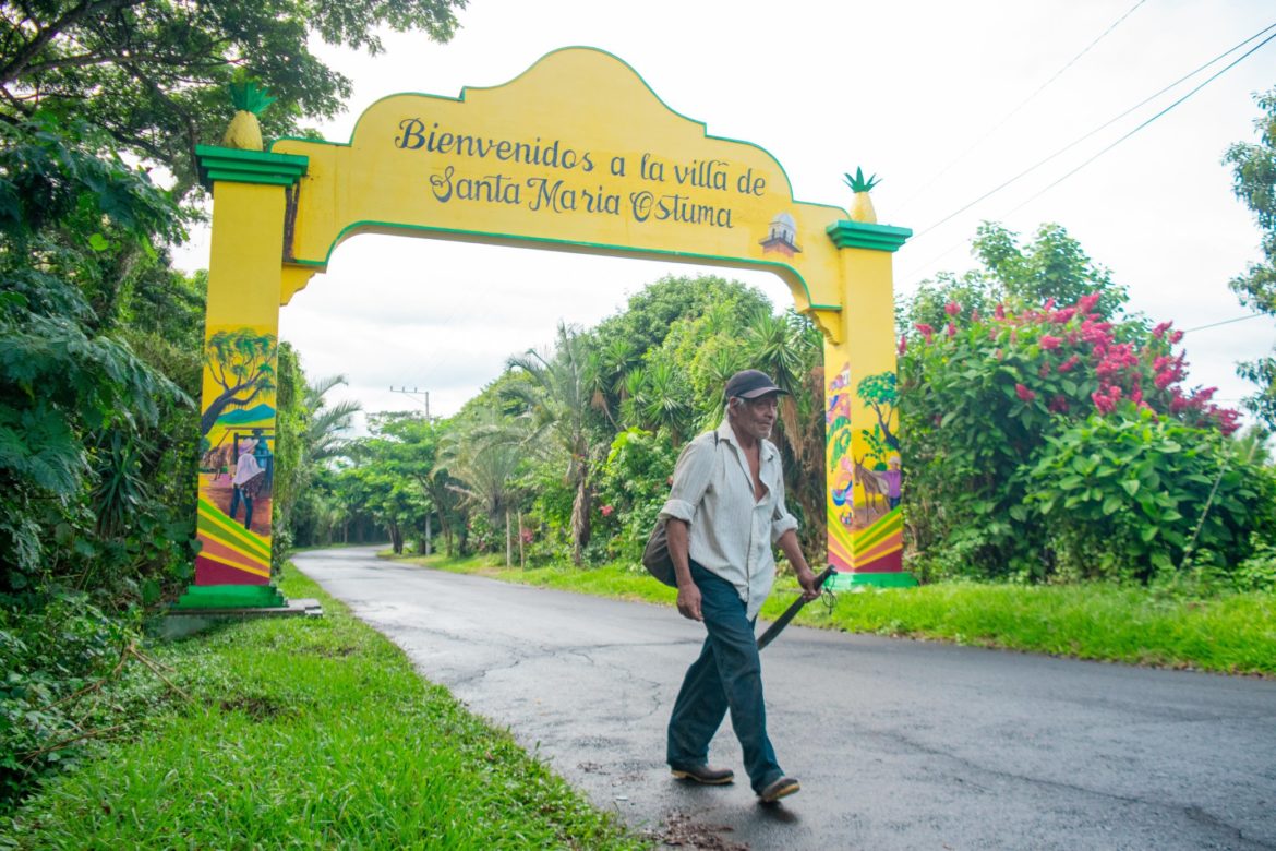 Lanzan Plan Nacional de Bacheo en Santa María Ostuma, La Paz