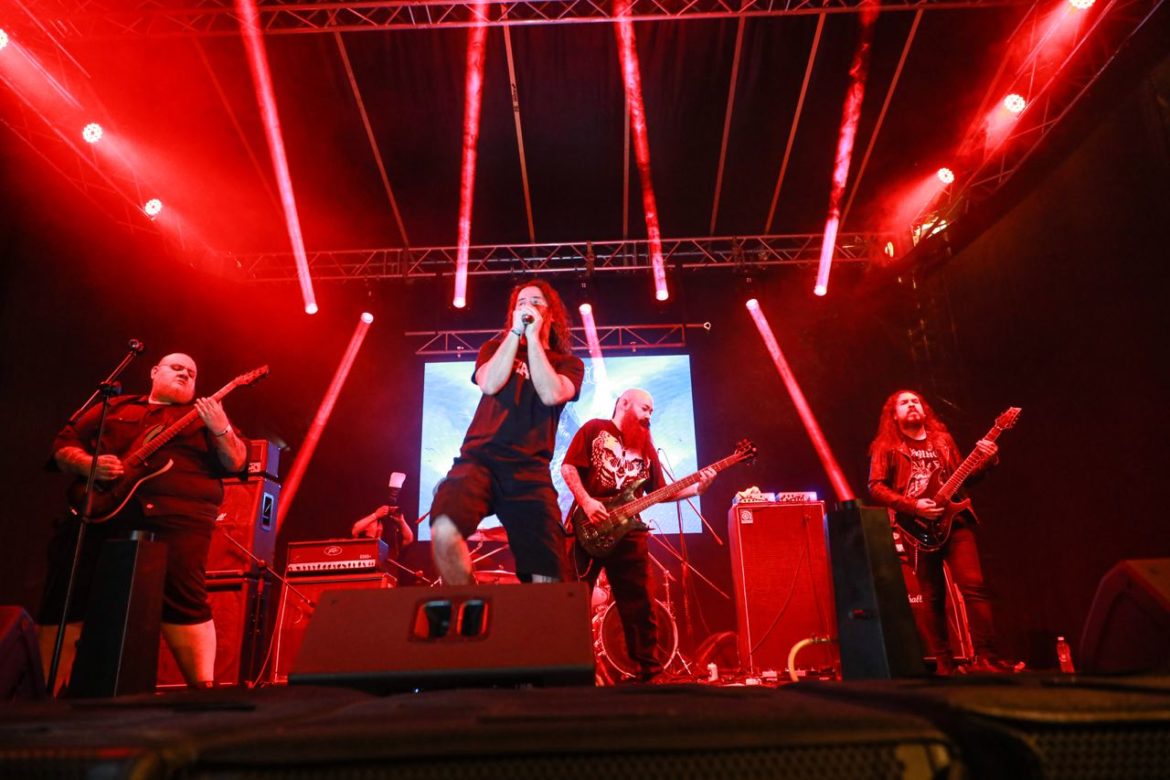 ¡Araña inyectó su poder al metal salvadoreño!