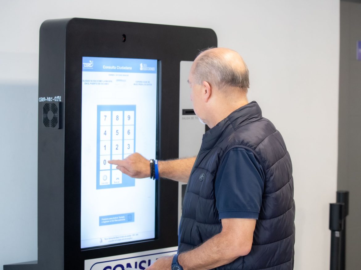 Hay 70 kioscos para consultar sobre centros de votación