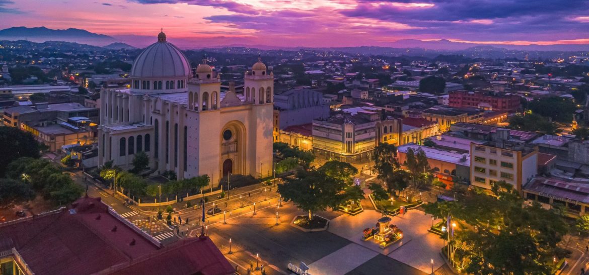 Show de drones iluminará la Plaza Barrios durante la inauguración de la nueva Biblioteca Nacional