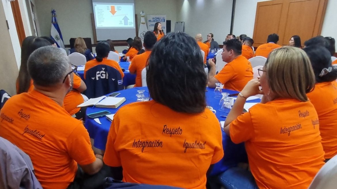 Imparten taller para la atención de mujeres víctimas de maltrato