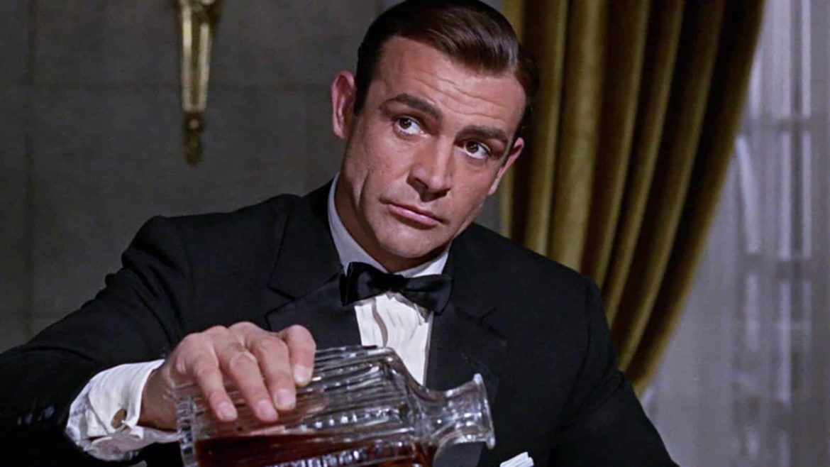Reino Unido acuña monedas con la imagen de James Bond
