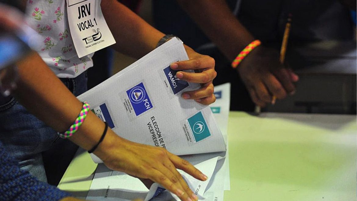 El 22 de noviembre el TSE sorteará la posición de las banderas de los partidos en las papeletas de votación