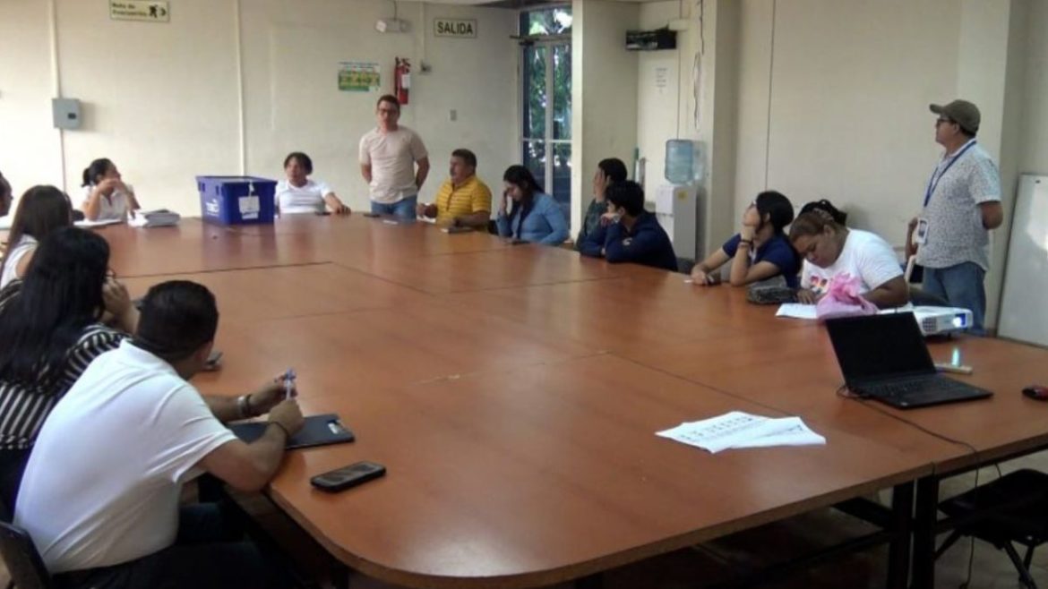 El TSE capacita a facilitadores que orientarán a las JRV en Morazán