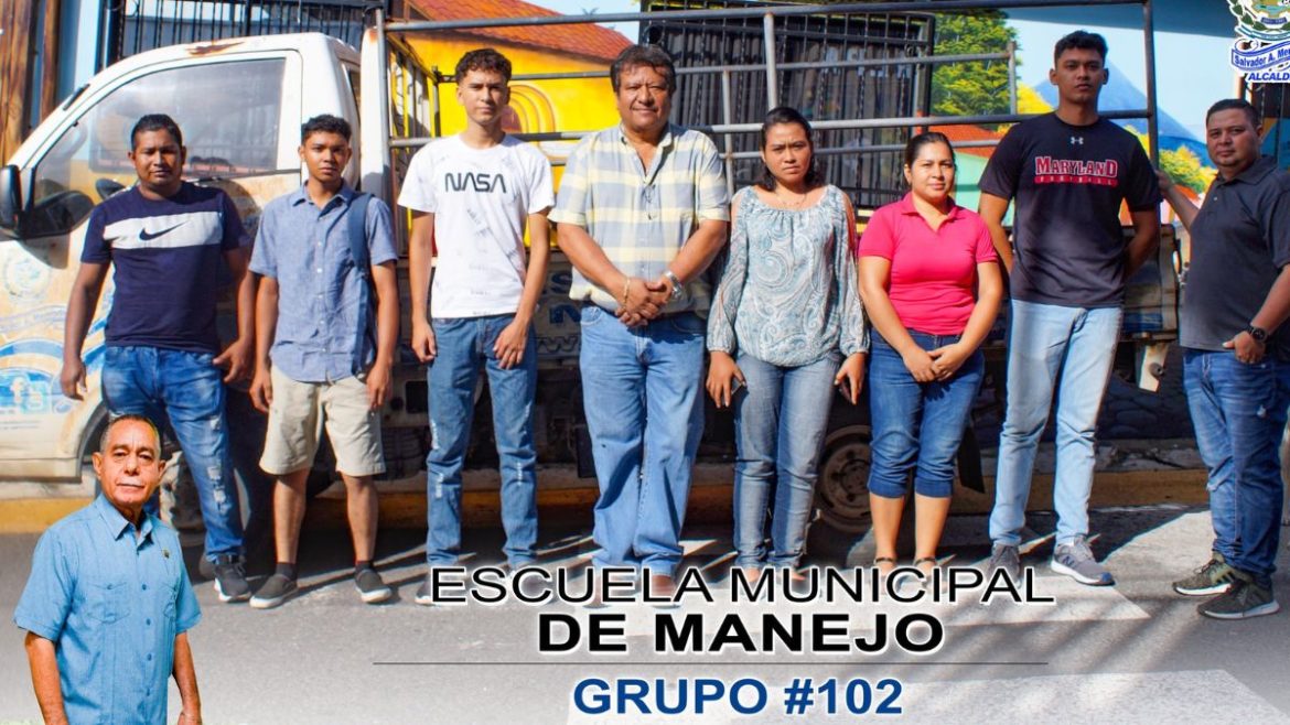 Escuela de Manejo Municipal de San Luis Talpa, continúa recibiendo a muchos jóvenes y adultos