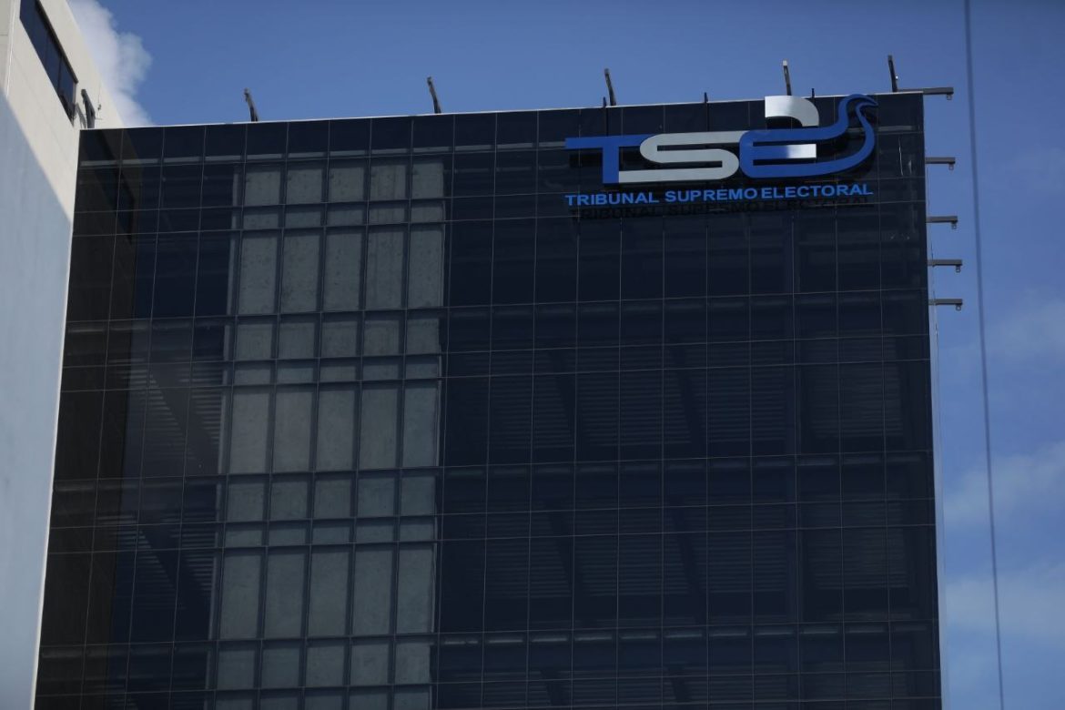 TSE apuesta por seguridad en el voto electrónico