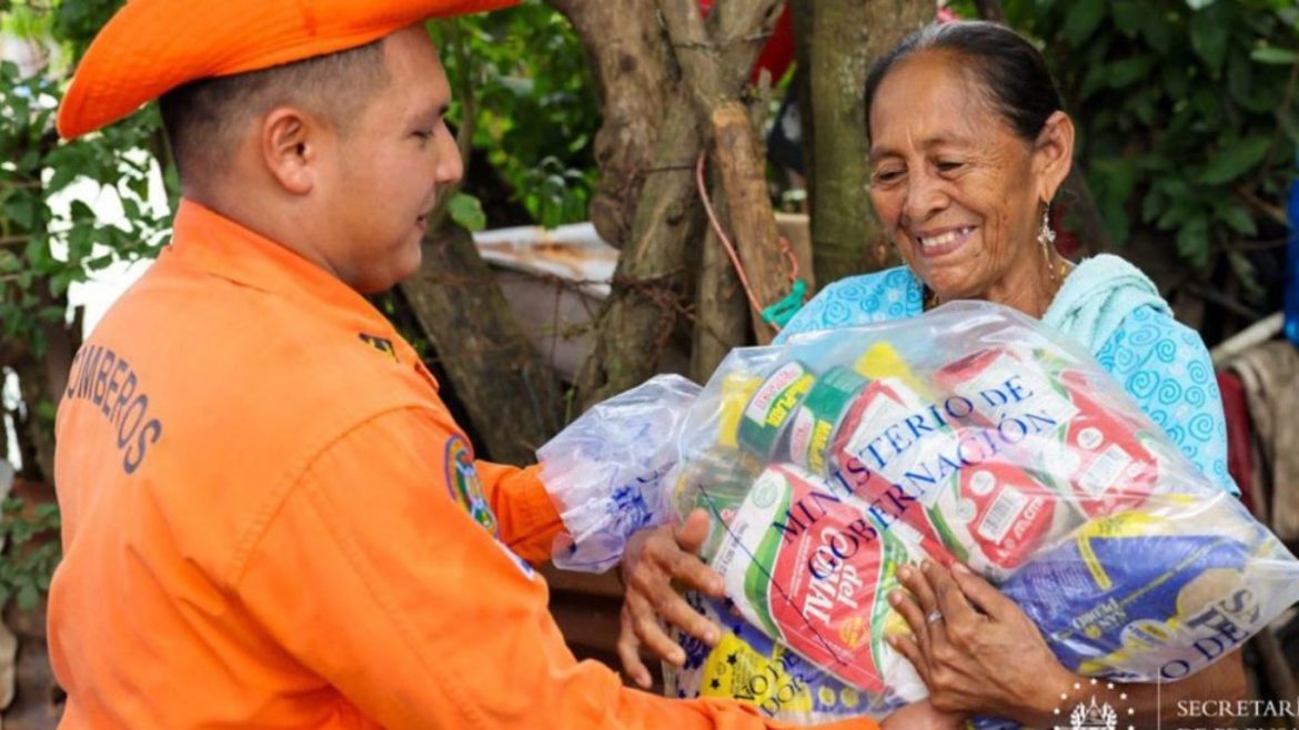 Gobierno de El Salvador brinda ayuda inmediata a las familias afectadas por tormenta Pilar