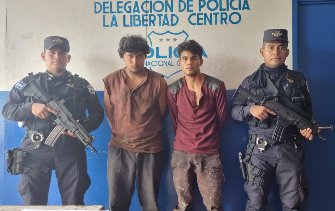 Policías capturaron a dos terroristas tras ser ubicados en un campamento clandestino