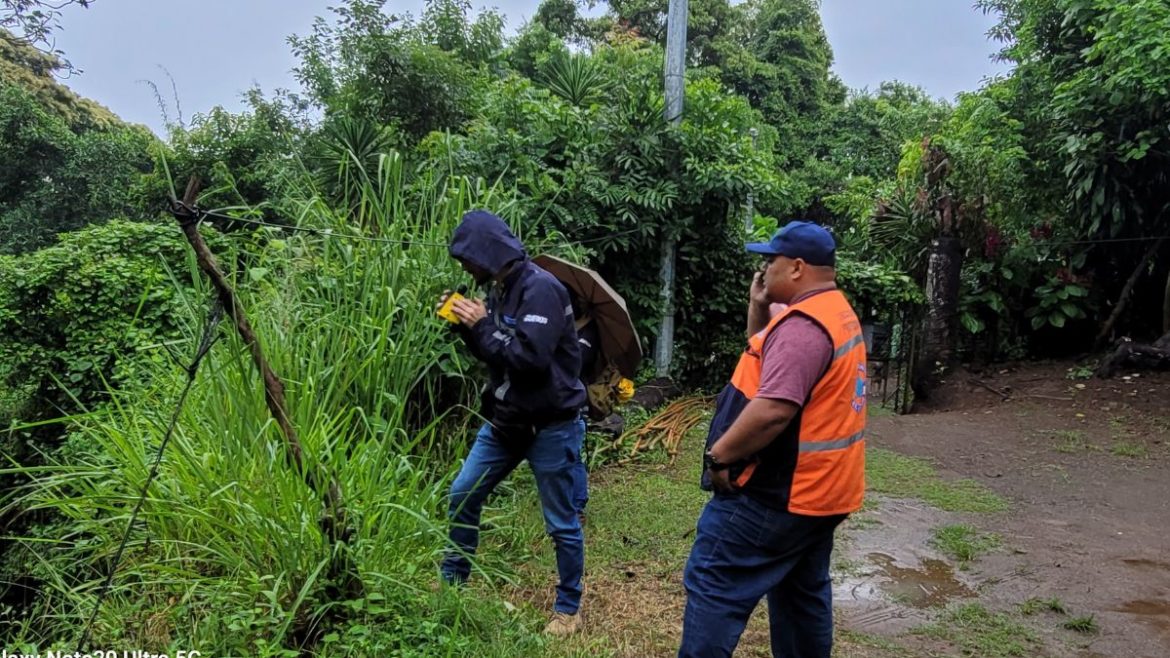 Alcaldía de Santa Ana junto al MOP inspeccionan cárcava en cantón El Chupadero