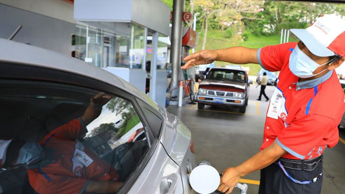 Gobierno informa nueva reducción de precios de combustibles en El Salvador