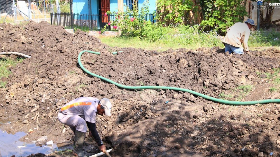 Alcaldía de Santa Ana inició con obras de mitigación en Santa Adela