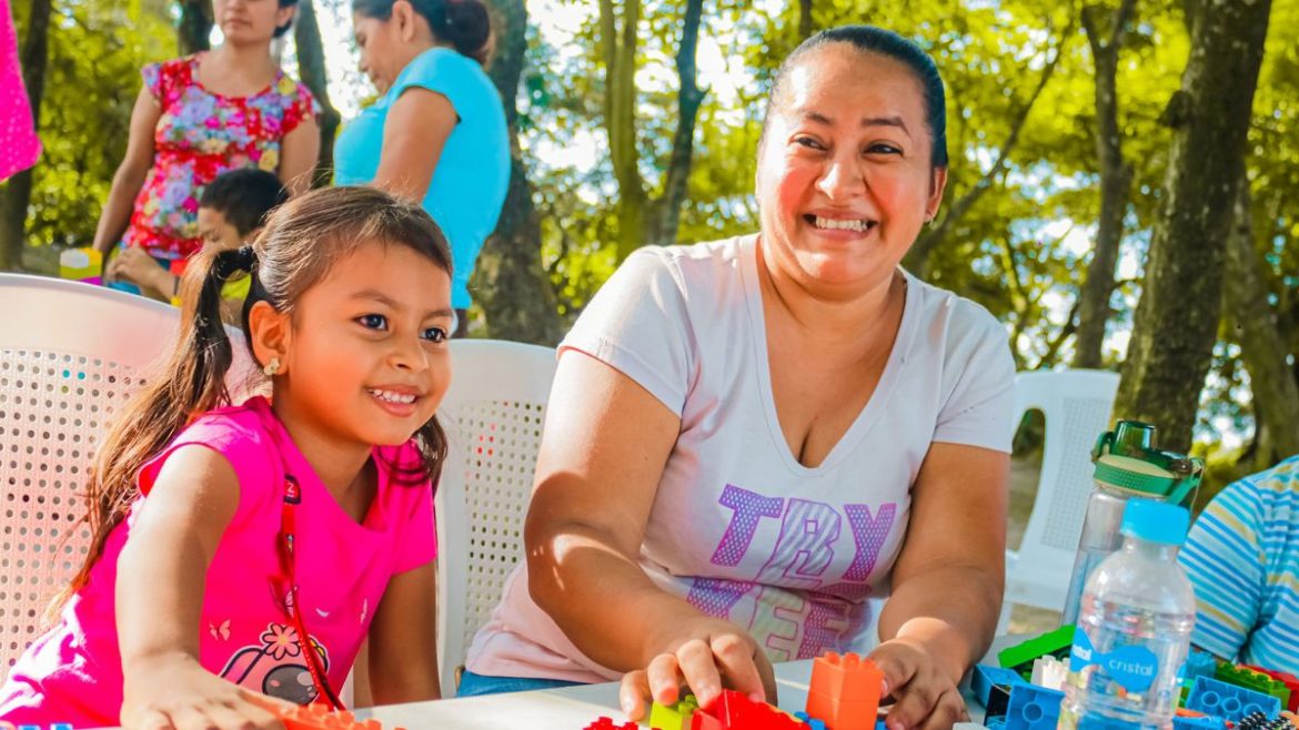 «Legolandia» un espacio de diversión y convivencia familiar, impulsado por José Chicas en colaboración con USAID El Salvador