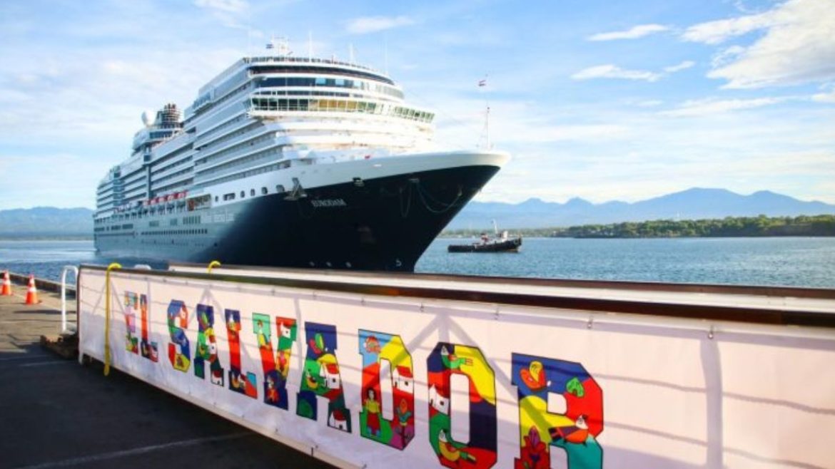 Crucero Eurodam de Holland America Line Llega a Acajutla, Sonsonate