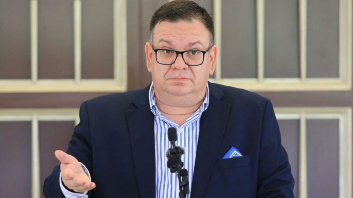 Diputado Guevara pide quitar la reserva en caso de calumnia y difamación contra concejal Héctor Silva