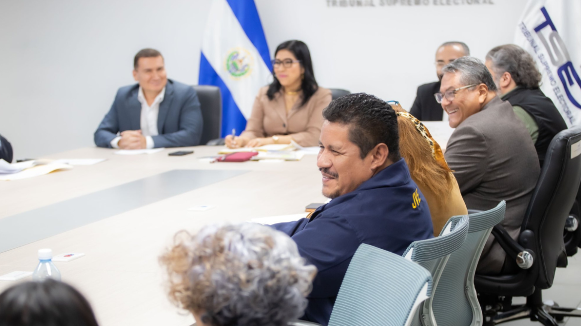 TSE y directivos de la JVE trabajan en conjunto por una trasparente y exitosa ejecución de las elecciones 2024