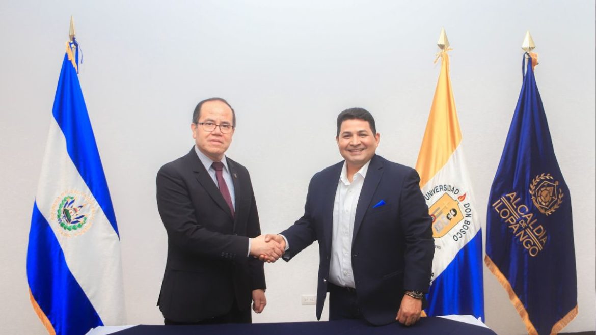 José Chicas y Universidad Don Bosco, firman convenio a beneficio de la comunidad estudiantil
