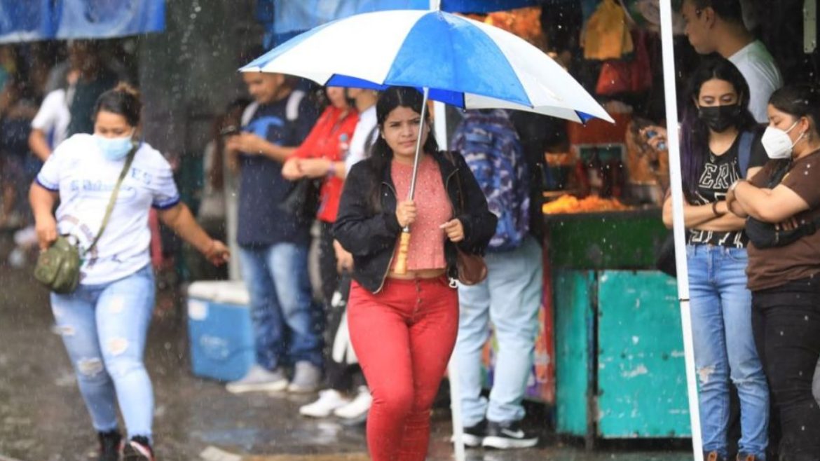 Las lluvias continuarán afectando el territorio salvadoreño este jueves