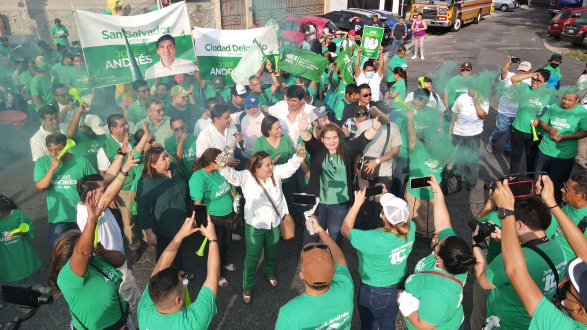 PDC inscribe su planilla por San Salvador Centro, liderada por José Andrés Hernández