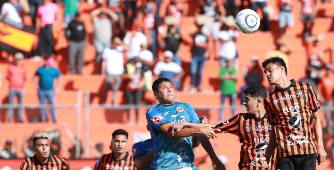 ¡Es oficial! El fútbol vuelve al Cuscatlán con el clásico entre Águila y FAS