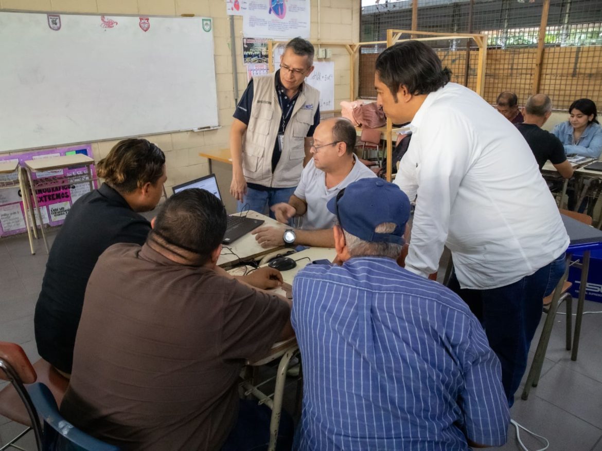 Facilitadores para JRV son capacitados por el TSE