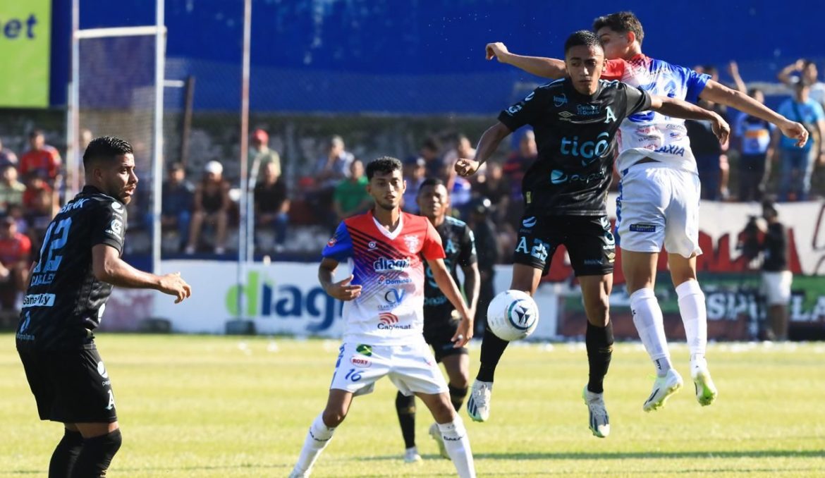 Firpo y Alianza pactaron un empate que beneficia a los paquidermos