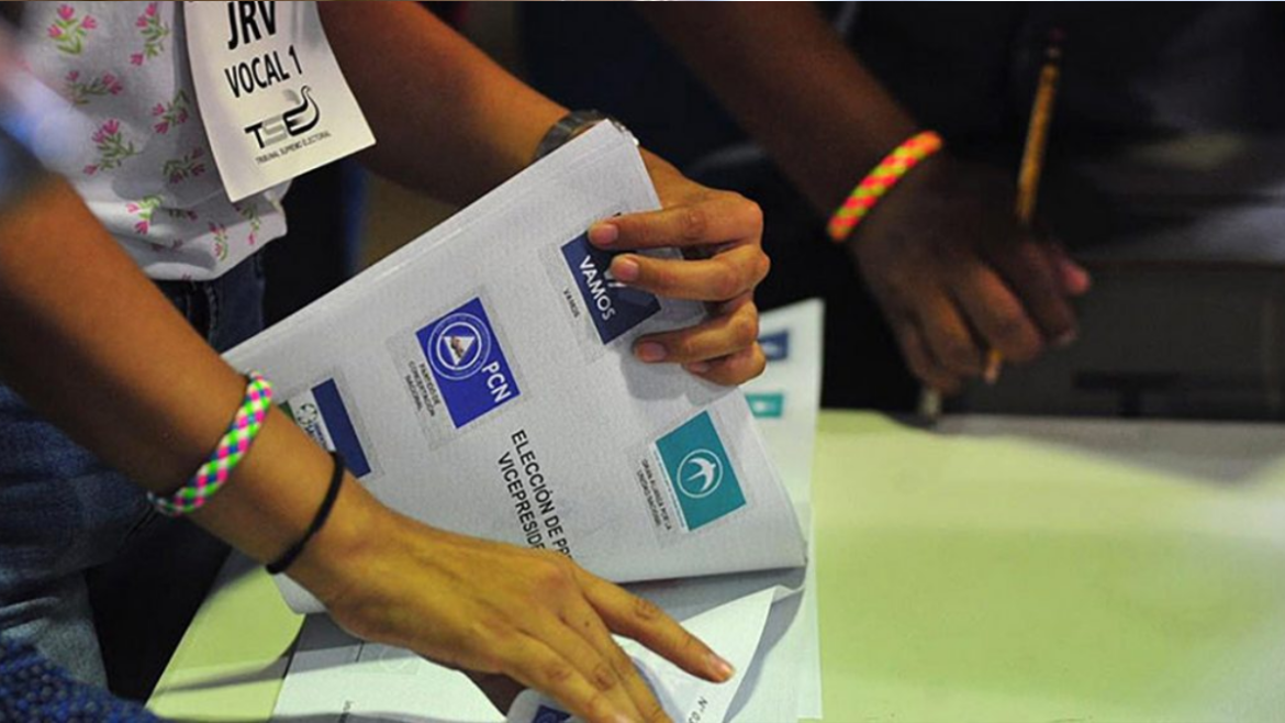 TSE pospone el sorteo de posición de banderas