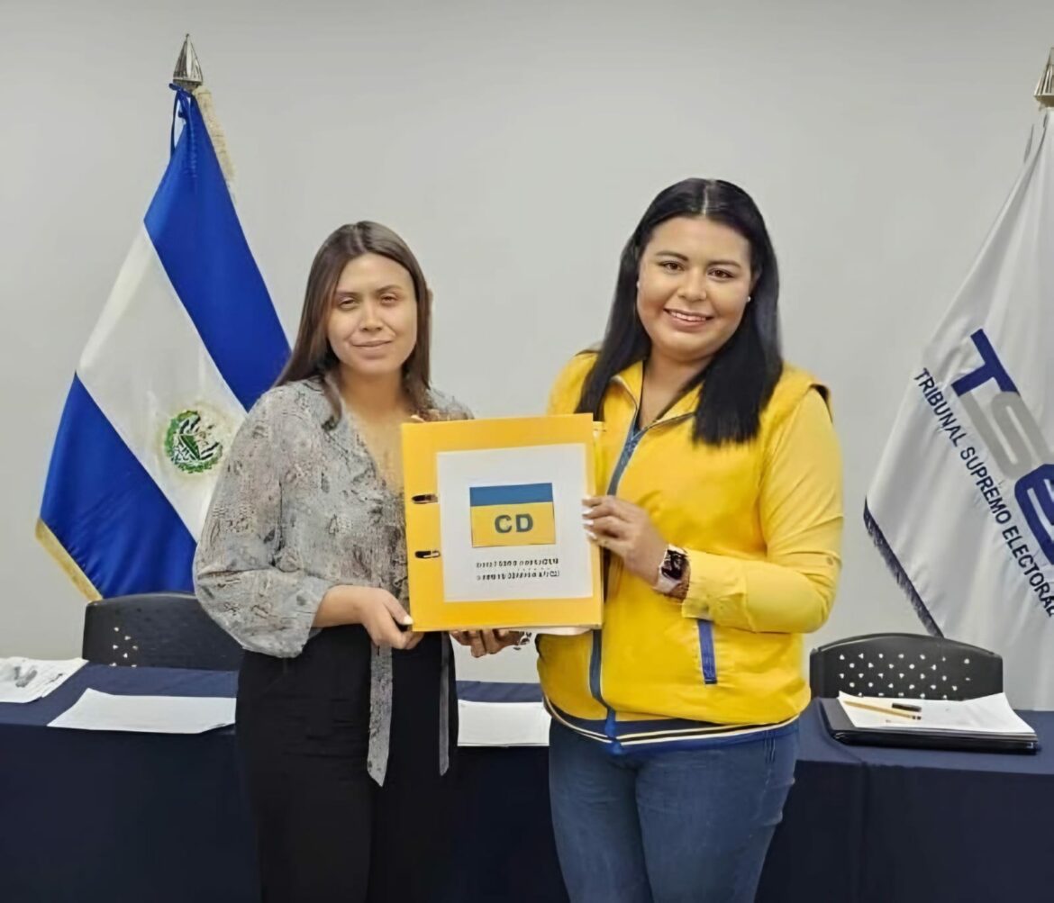 Los partidos políticos FS, PNC y CD solicitaron inscripción de planilla de aspirantes a diputados al Parlacen