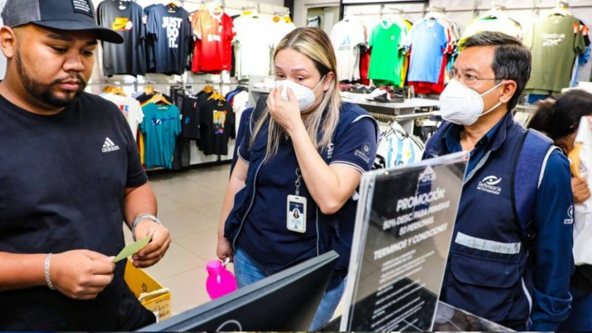 Defensoría del Consumidor realiza inspecciones de precios durante el Black Friday