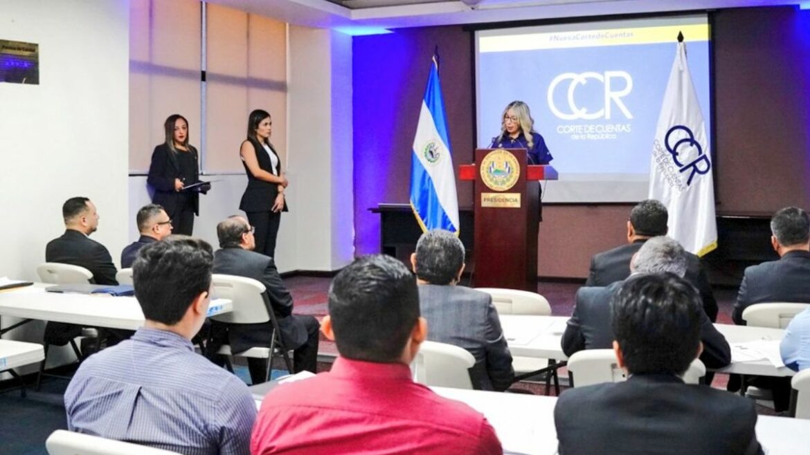 44 nuevos auditores se integran a la Corte de Cuentas