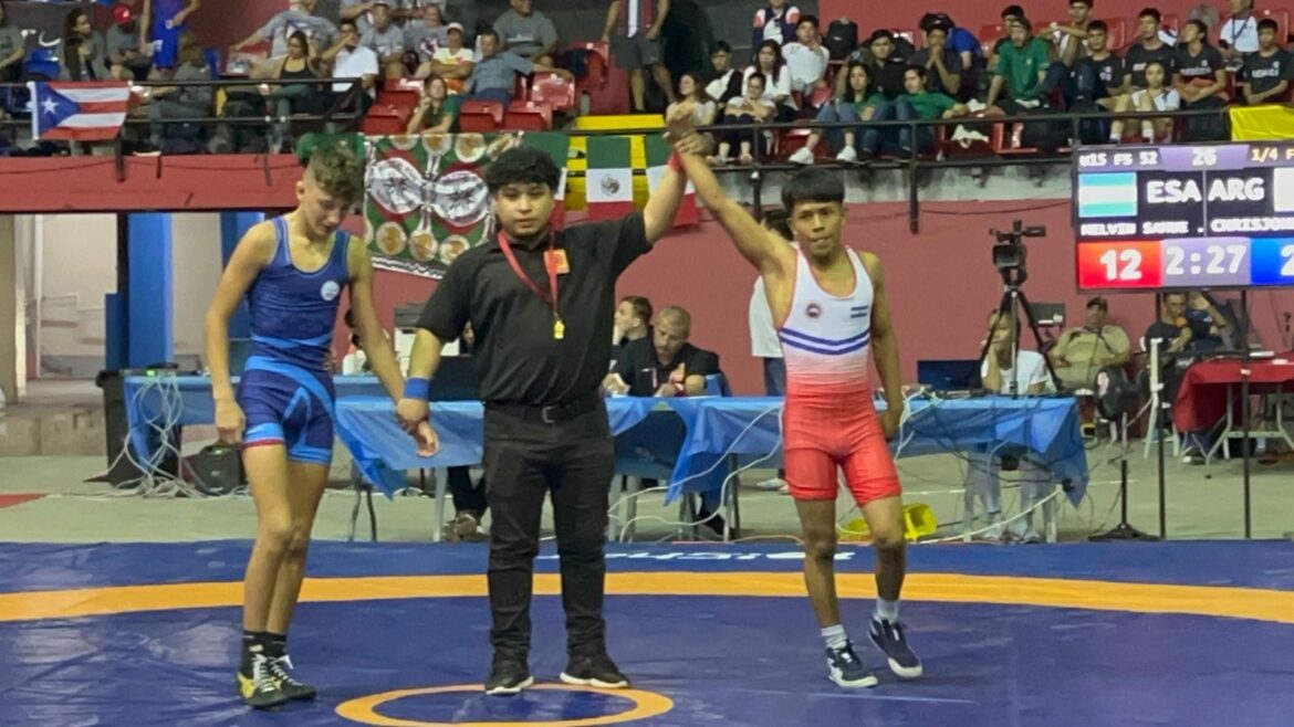 Salvadoreño avanzó a semifinales del Campeonato Panamericano U-15 de Luchas en Panamá