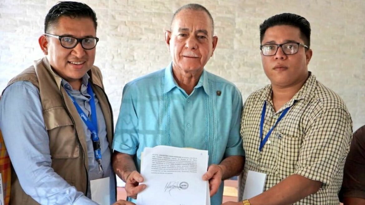Extraordinarios resultados respaldan inscripción de Salvador Menéndez como candidato a alcalde de La Paz Oeste