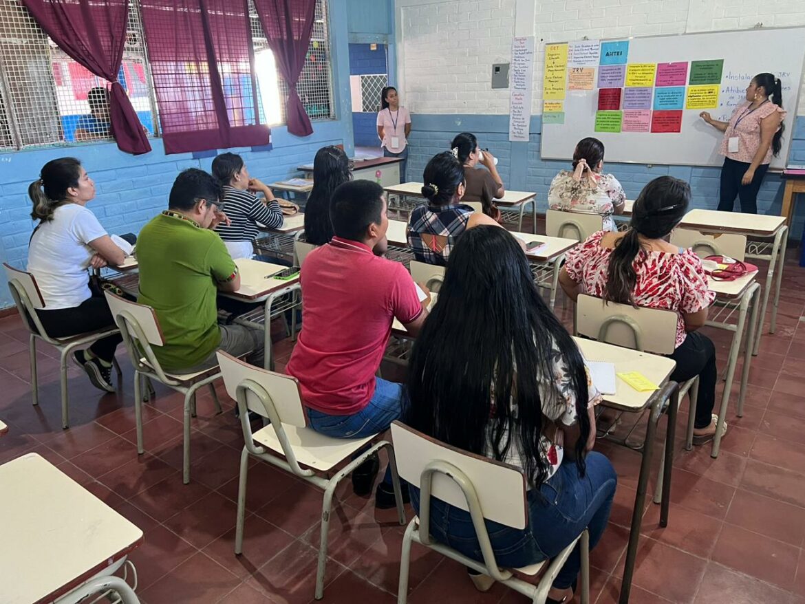 TSE continúa realizando capacitaciones a los integrantes de JRV en diferentes puntos del país