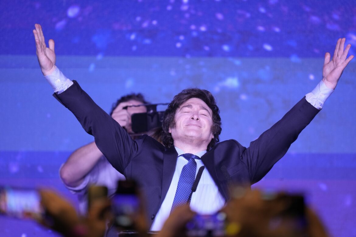 Javier Milei viaja a Estados Unidos para reunirse con funcionarios de Joe Biden
