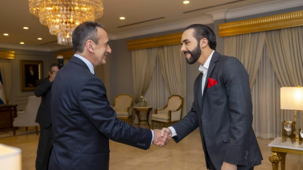Asesor de Seguridad Nacional de vicepresidenta de EE.UU. se reúne con presidente Bukele en El Salvador