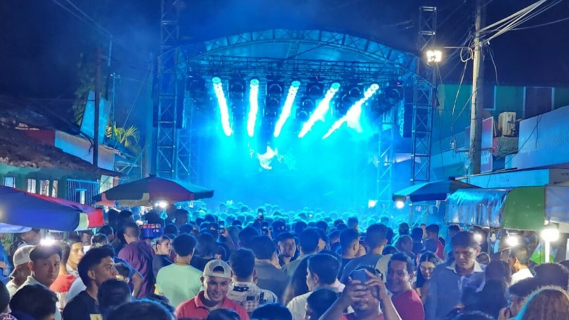 Gran baile de Gala en San Luis Talpa