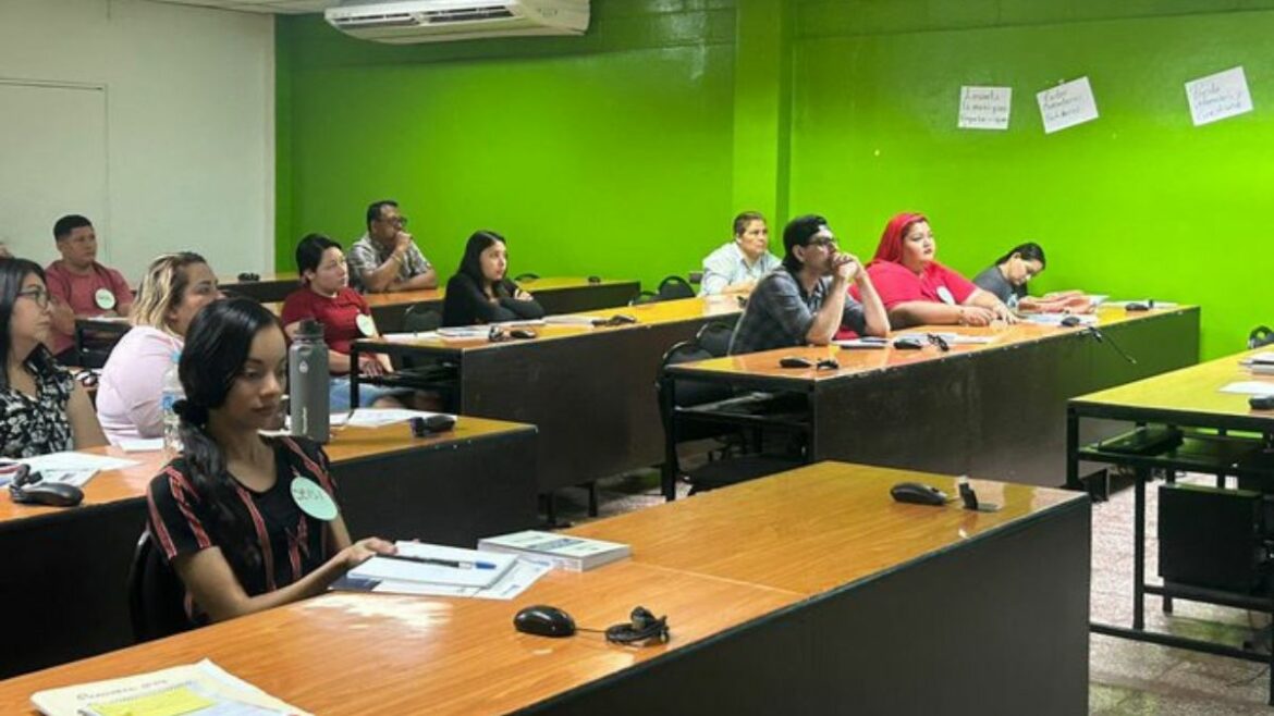 TSE inicia capacitaciones a los integrantes de JEM en Santa Ana Norte