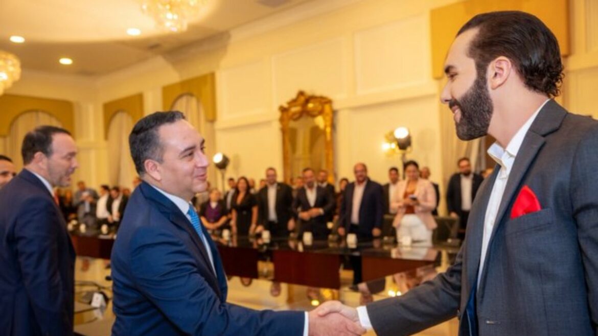 Presidente Bukele pone su gabinete a disposición de la FGR para ser investigado