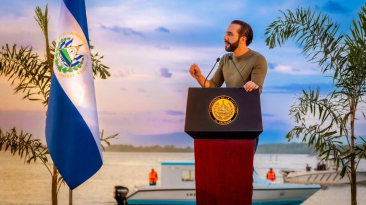 Presidente Bukele inaugura centro de atención médica en la Isla Tasajera