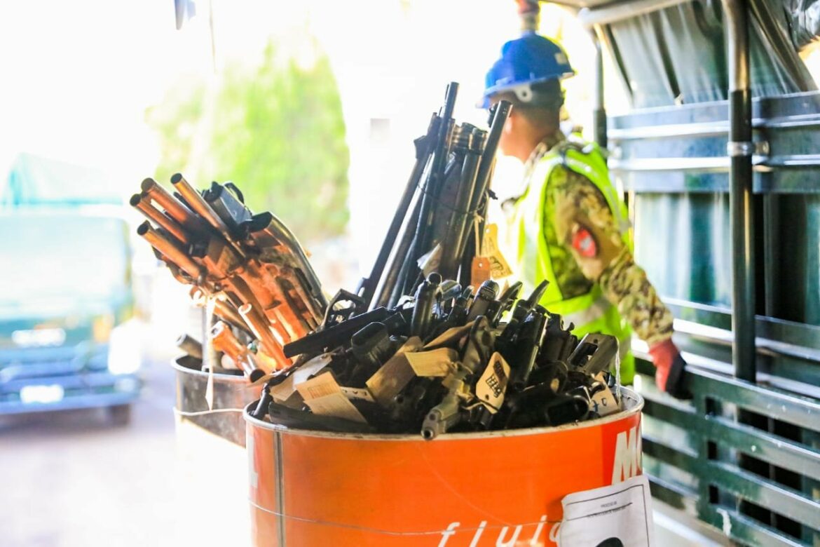 Destruyen 2,447 armas de fuego y 1,469 armas cortas