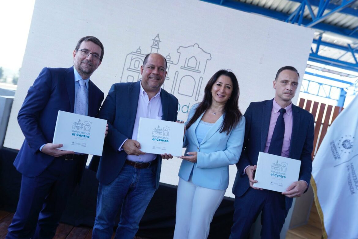 Ministra Sol presenta el catálogo del Concurso de Ideas Urbanas “Rehabitando el Centro”
