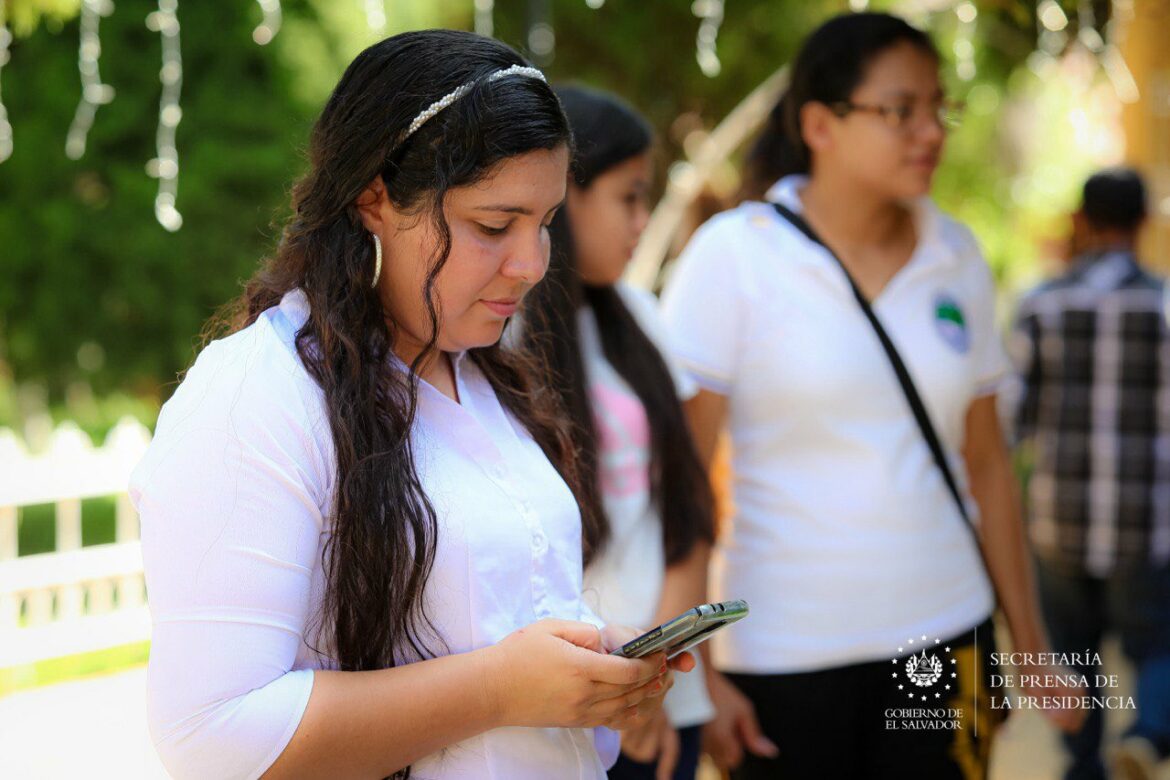El Gobierno, a través de la Secretaría de Innovación, instala internet de alta velocidad en el parque central del municipio de Victoria