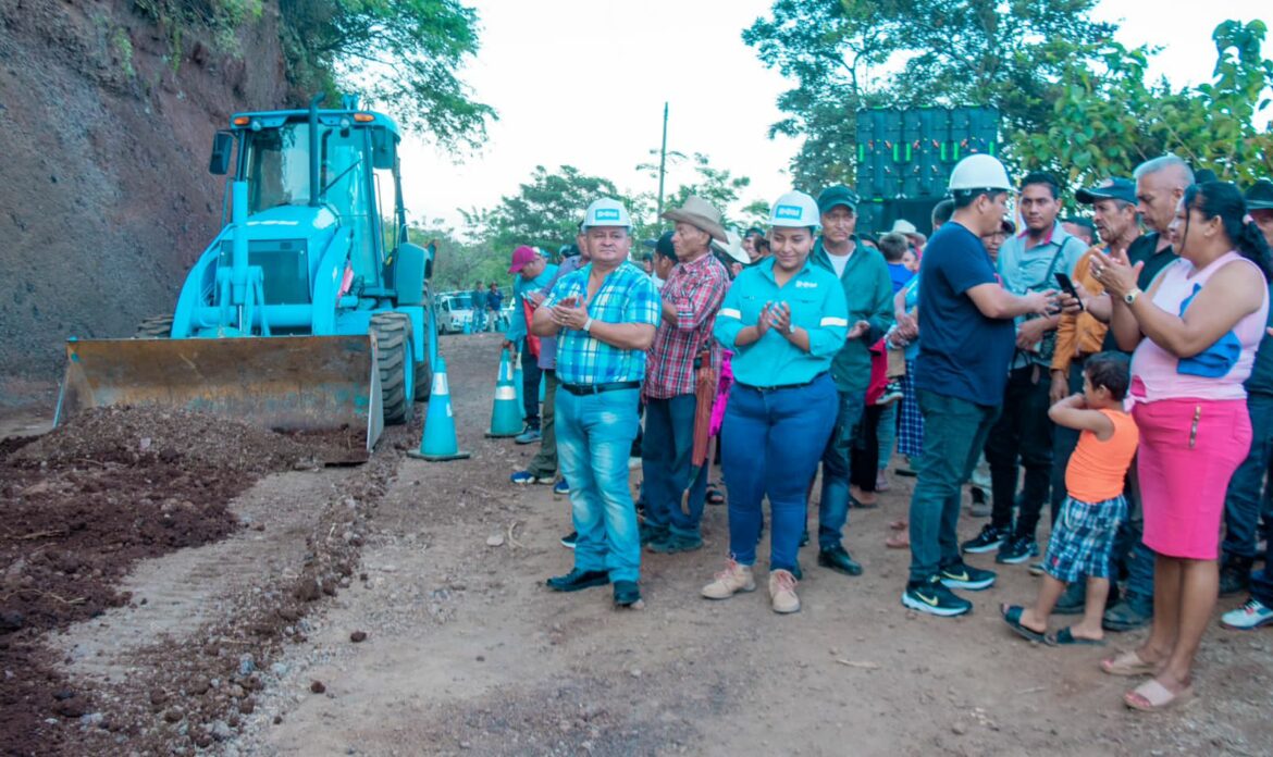 Más de 2 km de tramos rurales de cantones de San Ildefonso, San Vicente serán intervenidas por equipo de la DOM