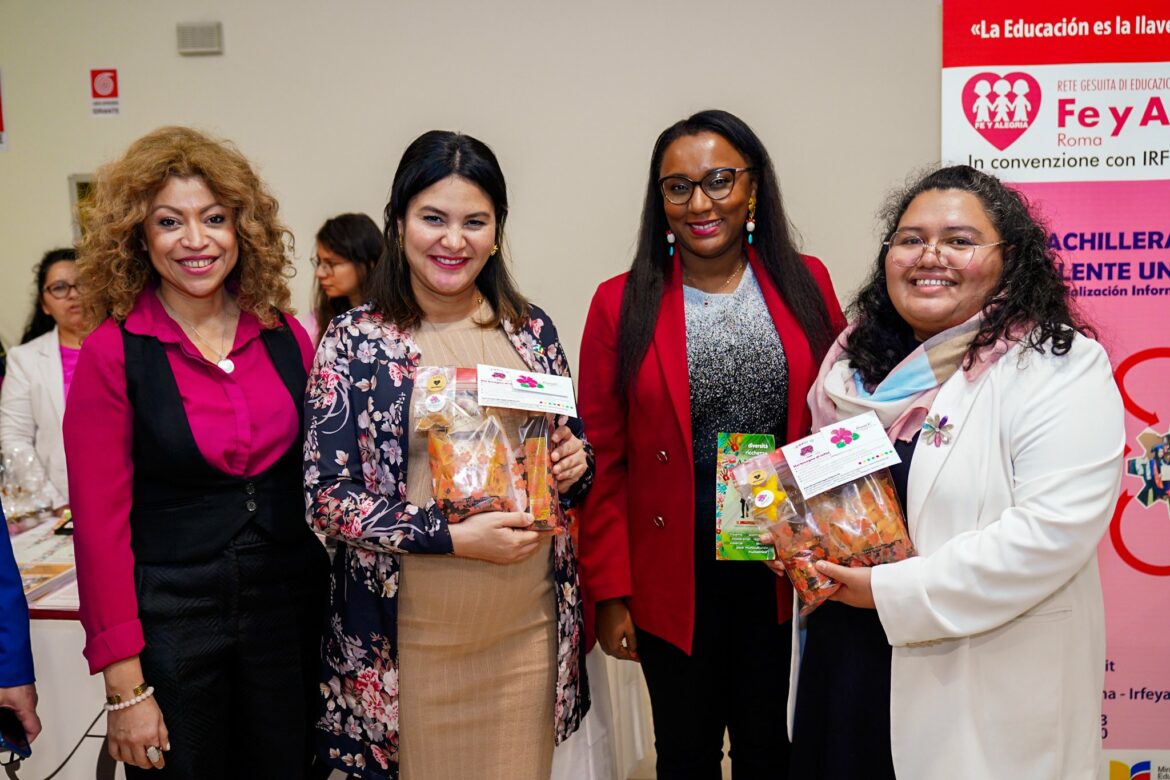 El Gobierno acerca programas y servicios de diversas instituciones a la diáspora en Roma, Italia