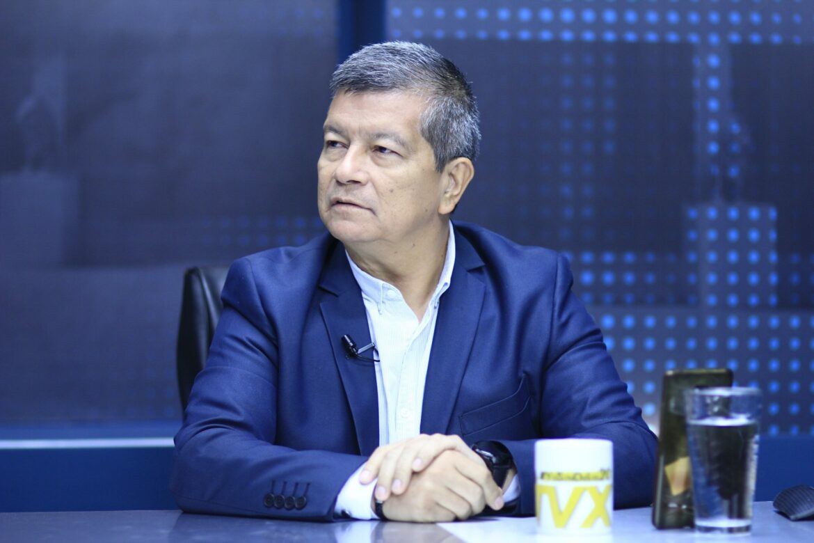 Manuel Flores asegura que de ganar en 2024, pedirá se investigue a los políticos del actual Gobierno
