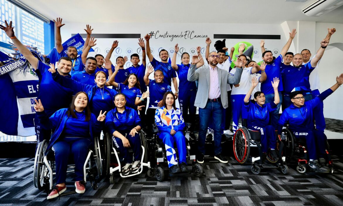 INDES premió a los atletas y paratletas que pusieron en alto el nombre de El Salvador en Colombia